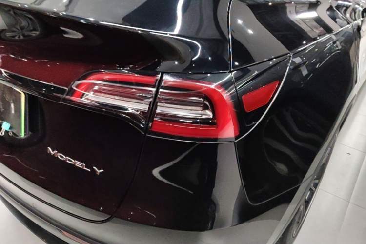 Used Tesla Model Y 2023 Rear-Wheel-Drive Version Right Rear Taillight