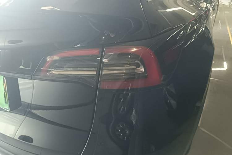 Used Tesla Model Y 2023 Rear-Wheel-Drive Version Right Rear Taillight