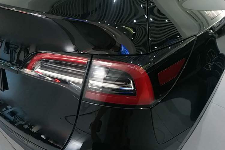 Used Tesla Model Y 2023 Rear-Wheel-Drive Version Right Rear Taillight