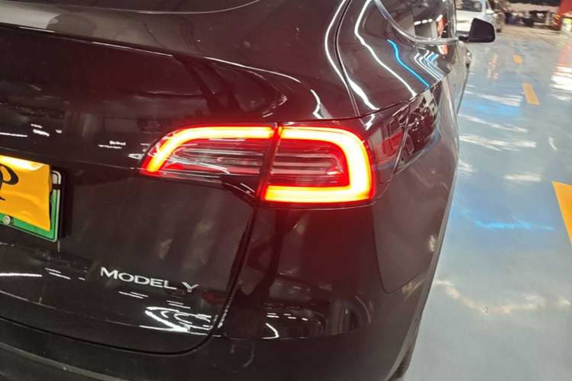 Used Tesla Model Y 2023 Rear-Wheel-Drive Version Right Rear Taillight