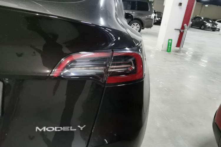 Used Tesla Model Y 2023 Rear-Wheel-Drive Version Right Rear Taillight