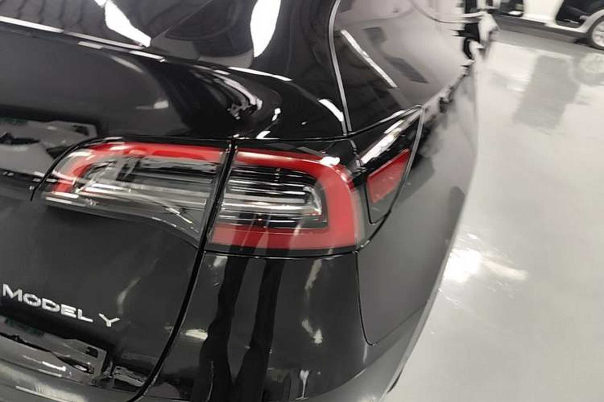 Used Tesla Model Y 2023 Rear-Wheel-Drive Version Right Rear Taillight