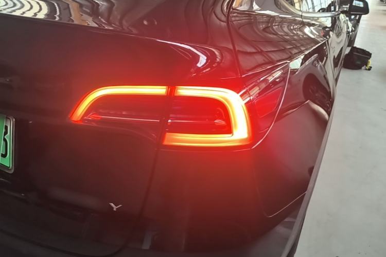 Used Tesla Model Y 2023 Rear-Wheel-Drive Version Right Rear Taillight