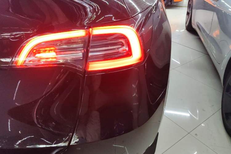 Used Tesla Model Y 2023 Rear-Wheel-Drive Version Right Rear Taillight