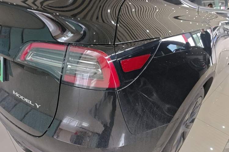 Used Tesla Model Y 2023 Rear-Wheel-Drive Version Right Rear Taillight