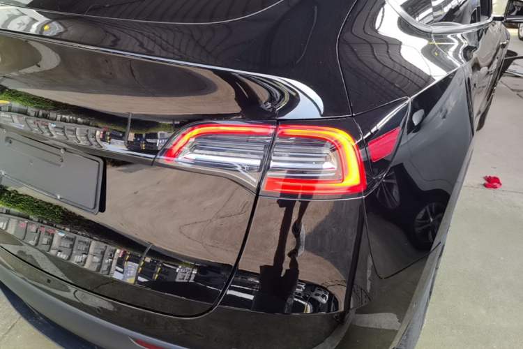 Used Tesla Model Y 2023 Rear-Wheel-Drive Version Right Rear Taillight