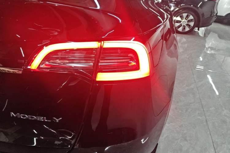 Used Tesla Model Y 2023 Rear-Wheel-Drive Version Right Rear Taillight