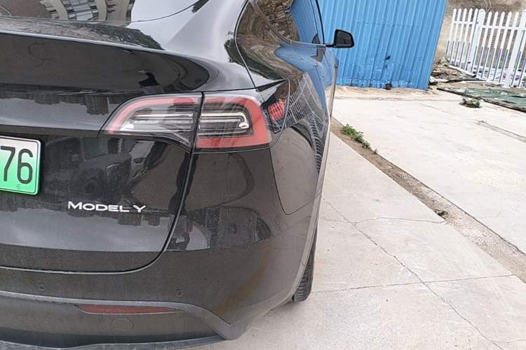 Used Tesla Model Y 2023 Rear-Wheel-Drive Version Right Rear Taillight