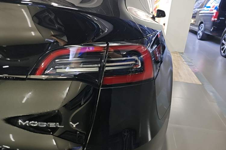 Used Tesla Model Y 2023 Rear-Wheel-Drive Version Right Rear Taillight