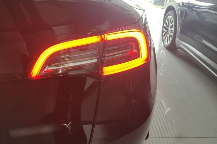 Used Tesla Model Y 2023 Rear-Wheel-Drive Version Right Rear Taillight