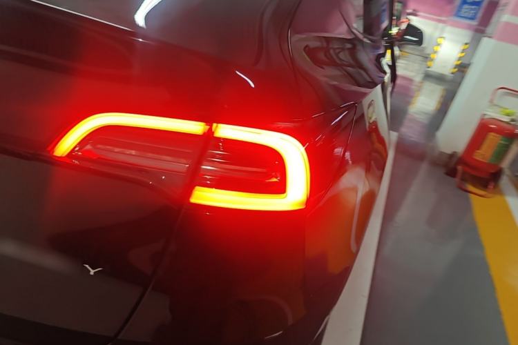 Used Tesla Model Y 2023 Rear-Wheel-Drive Version Right Rear Taillight