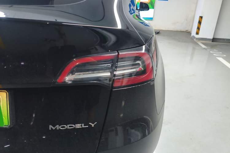 Used Tesla Model Y 2023 Rear-Wheel-Drive Version Right Rear Taillight