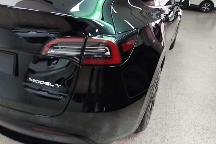 Used Tesla Model Y 2023 Rear-Wheel-Drive Version Right Rear Taillight