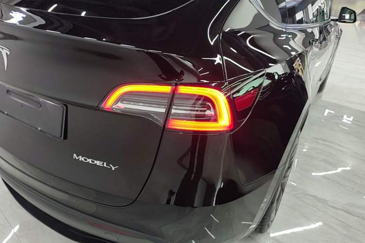 Used Tesla Model Y 2023 Rear-Wheel-Drive Version Right Rear Taillight