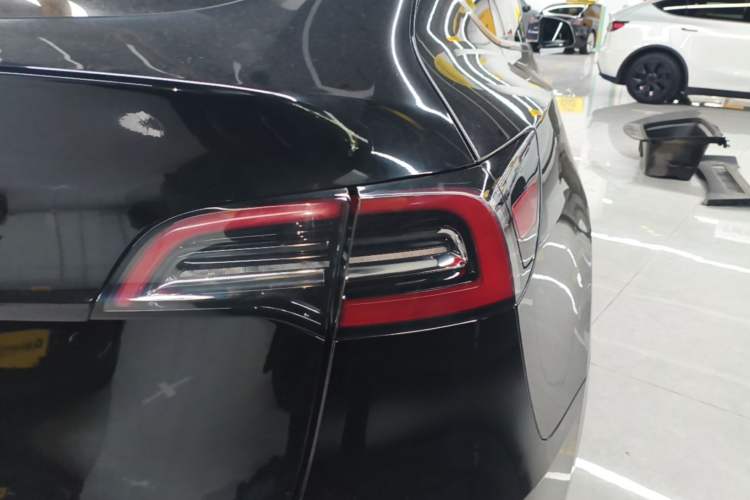 Used Tesla Model Y 2023 Rear-Wheel-Drive Version Right Rear Taillight