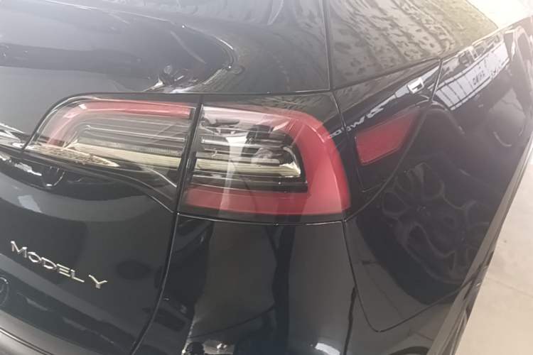 Used Tesla Model Y 2023 Rear-Wheel-Drive Version Right Rear Taillight