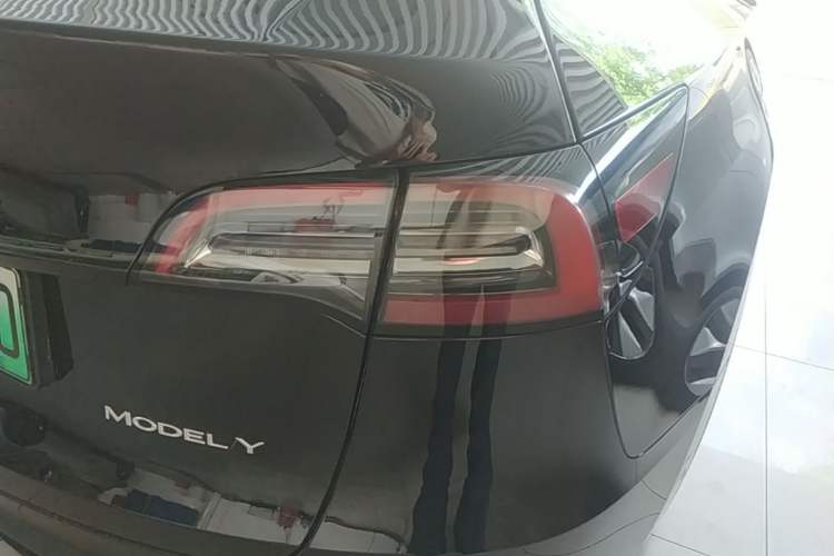 Used Tesla Model Y 2023 Rear-Wheel-Drive Version Right Rear Taillight