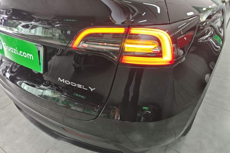 Used Tesla Model Y 2023 Rear-Wheel-Drive Version Right Rear Taillight