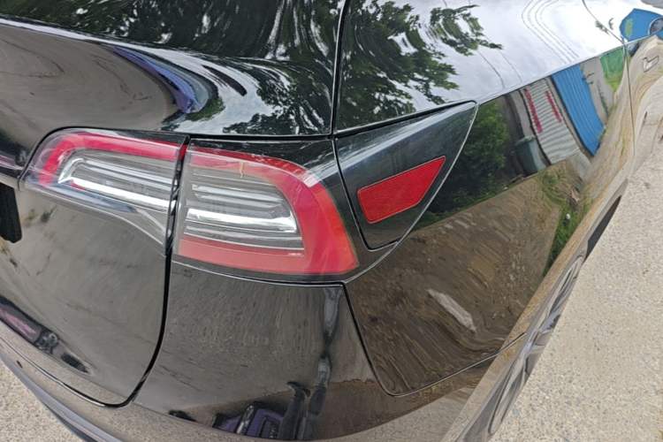 Used Tesla Model Y 2023 Rear-Wheel-Drive Version Right Rear Taillight