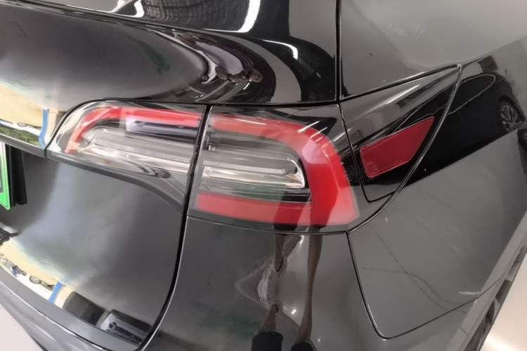 Used Tesla Model Y 2023 Rear-Wheel-Drive Version Right Rear Taillight