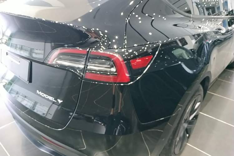 Used Tesla Model Y 2023 Rear-Wheel-Drive Version Right Rear Taillight