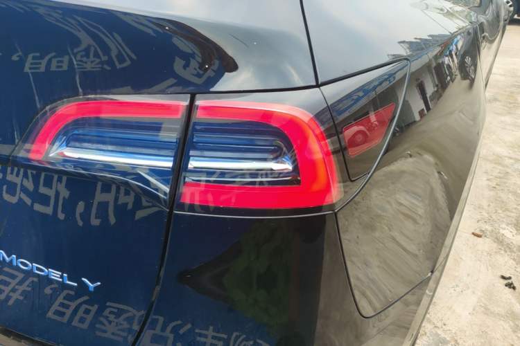 Used Tesla Model Y 2023 Rear-Wheel-Drive Version Right Rear Taillight