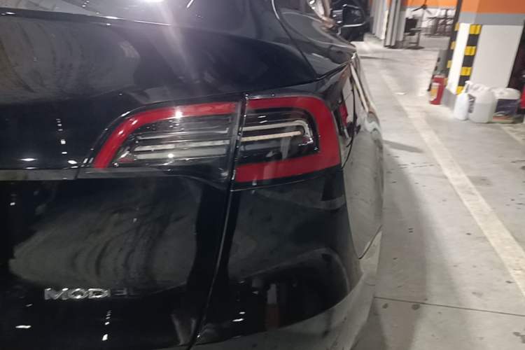 Used Tesla Model Y 2023 Rear-Wheel-Drive Version Right Rear Taillight