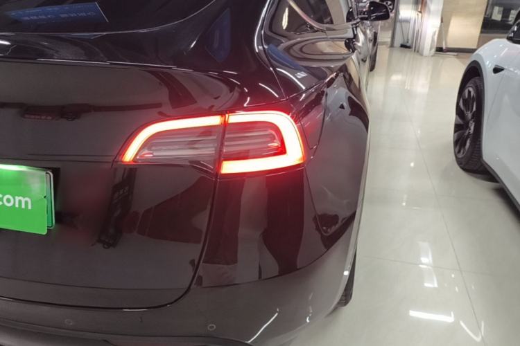 Used Tesla Model Y 2023 Long-Range All-Wheel-Drive Version Right Rear Taillight
