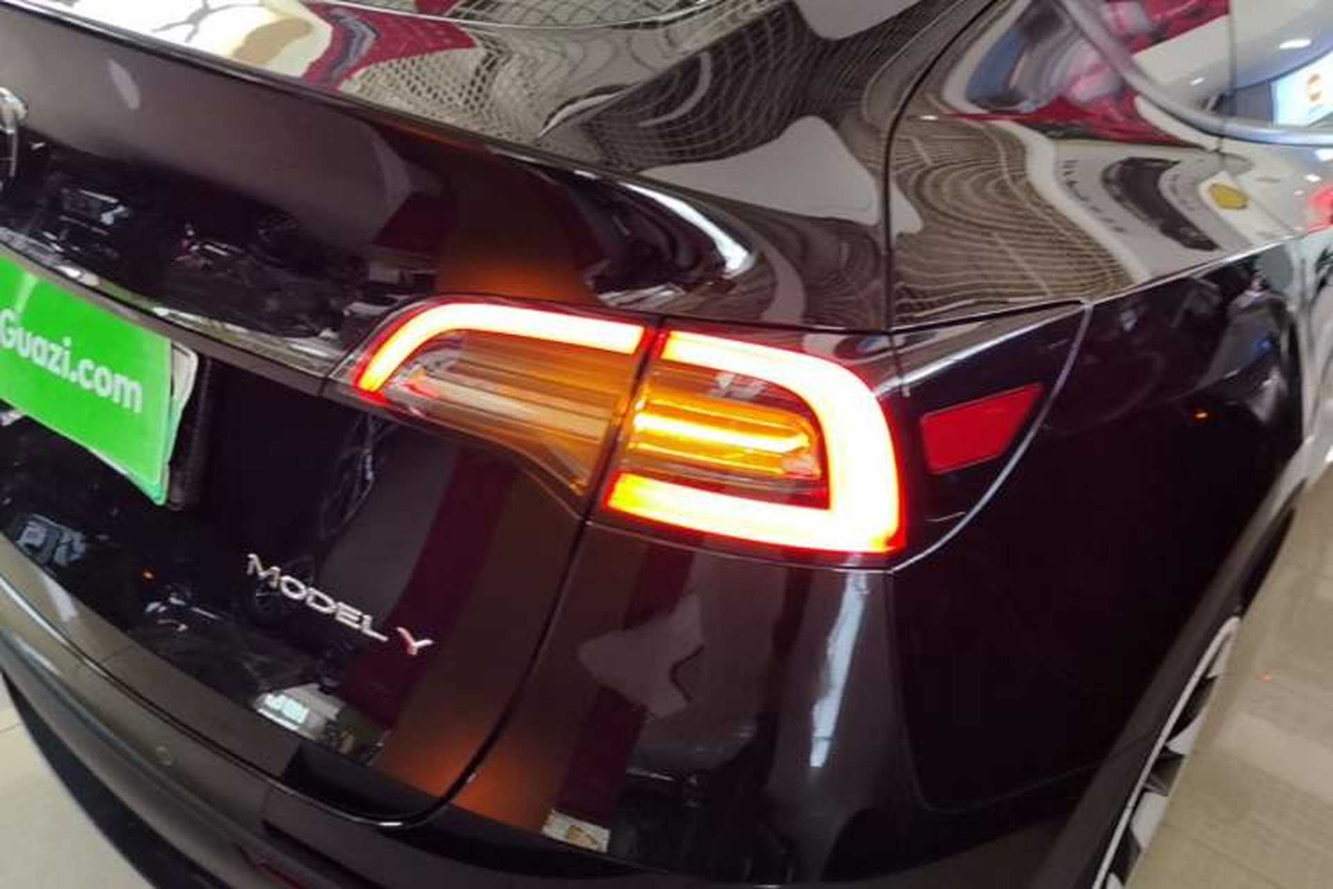 Used Tesla Model Y 2023 Long-Range All-Wheel-Drive Version Right Rear Taillight