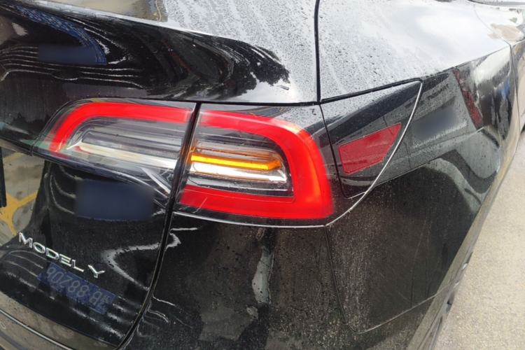 Used Tesla Model Y 2023 Rear-Wheel-Drive Version Right Rear Taillight