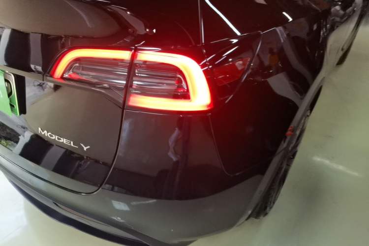 Used Tesla Model Y 2023 Rear-Wheel-Drive Version Right Rear Taillight