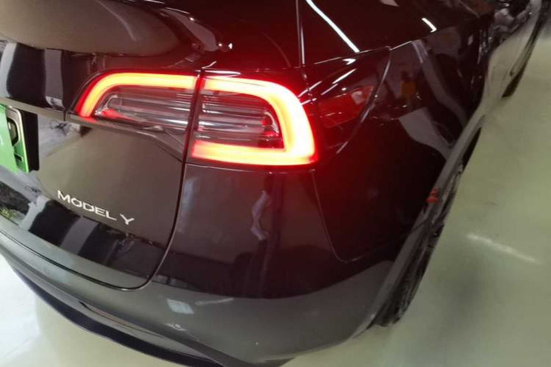 Used Tesla Model Y 2023 Rear-Wheel-Drive Version Right Rear Taillight