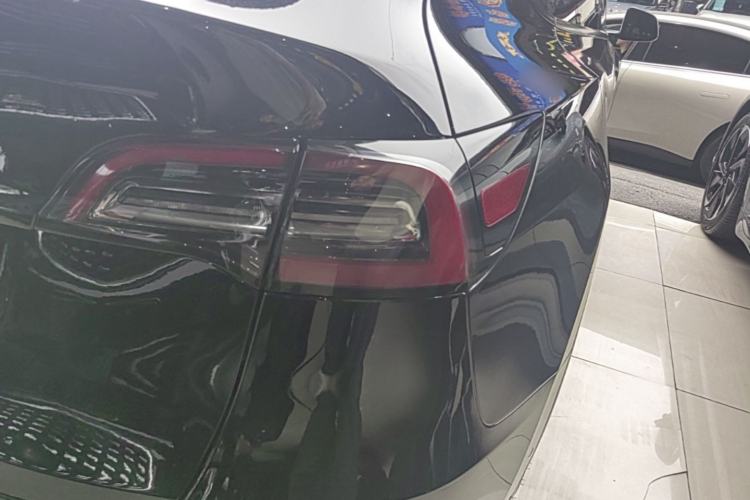 Used Tesla Model Y 2023 Rear-Wheel-Drive Version Right Rear Taillight