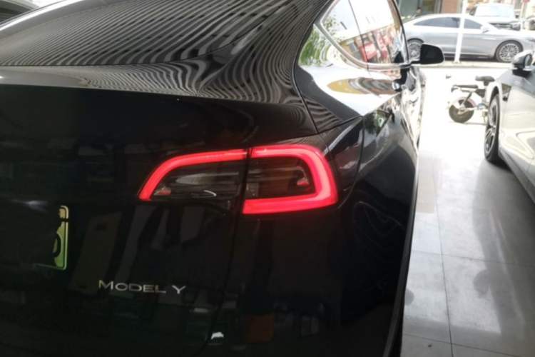 Used Tesla Model Y 2023 Rear-Wheel-Drive Version Right Rear Taillight