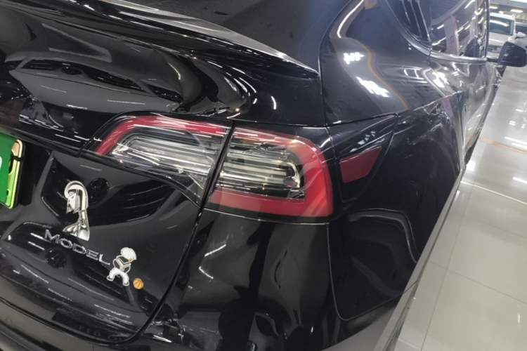 Used Tesla Model Y 2023 Rear-Wheel-Drive Version Right Rear Taillight