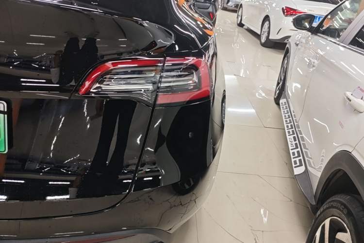 Used Tesla Model Y 2023 Rear-Wheel-Drive Version Right Rear Taillight