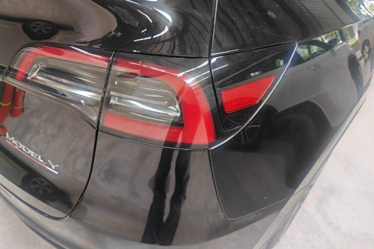Used Tesla Model Y 2023 Rear-Wheel-Drive Version Right Rear Taillight