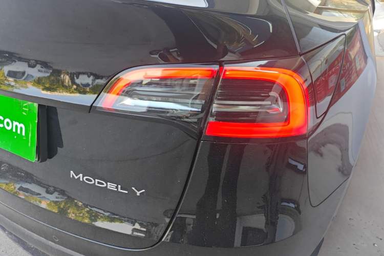 Used Tesla Model Y 2023 Rear-Wheel-Drive Version Right Rear Taillight