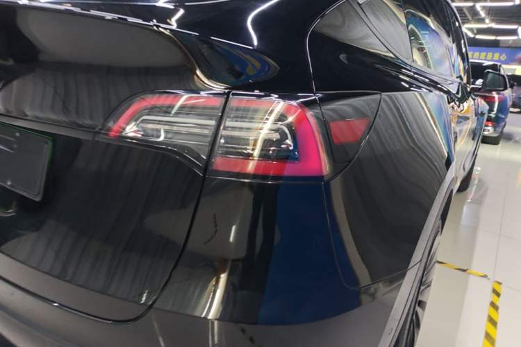 Used Tesla Model Y 2023 Rear-Wheel-Drive Version Right Rear Taillight