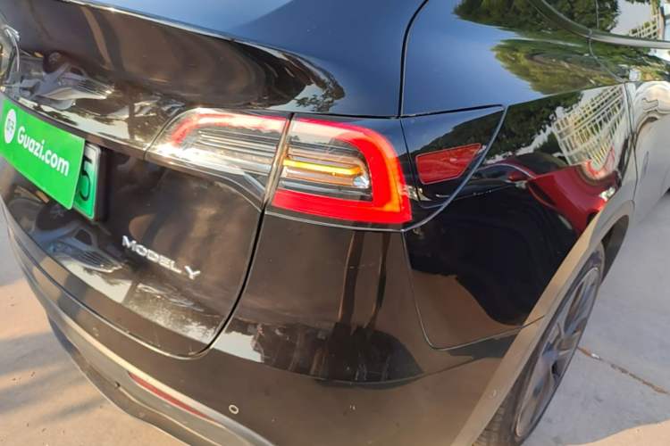 Used Tesla Model Y 2023 Rear-Wheel-Drive Version Right Rear Taillight