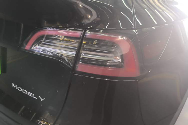 Used Tesla Model Y 2023 Rear-Wheel-Drive Version Right Rear Taillight