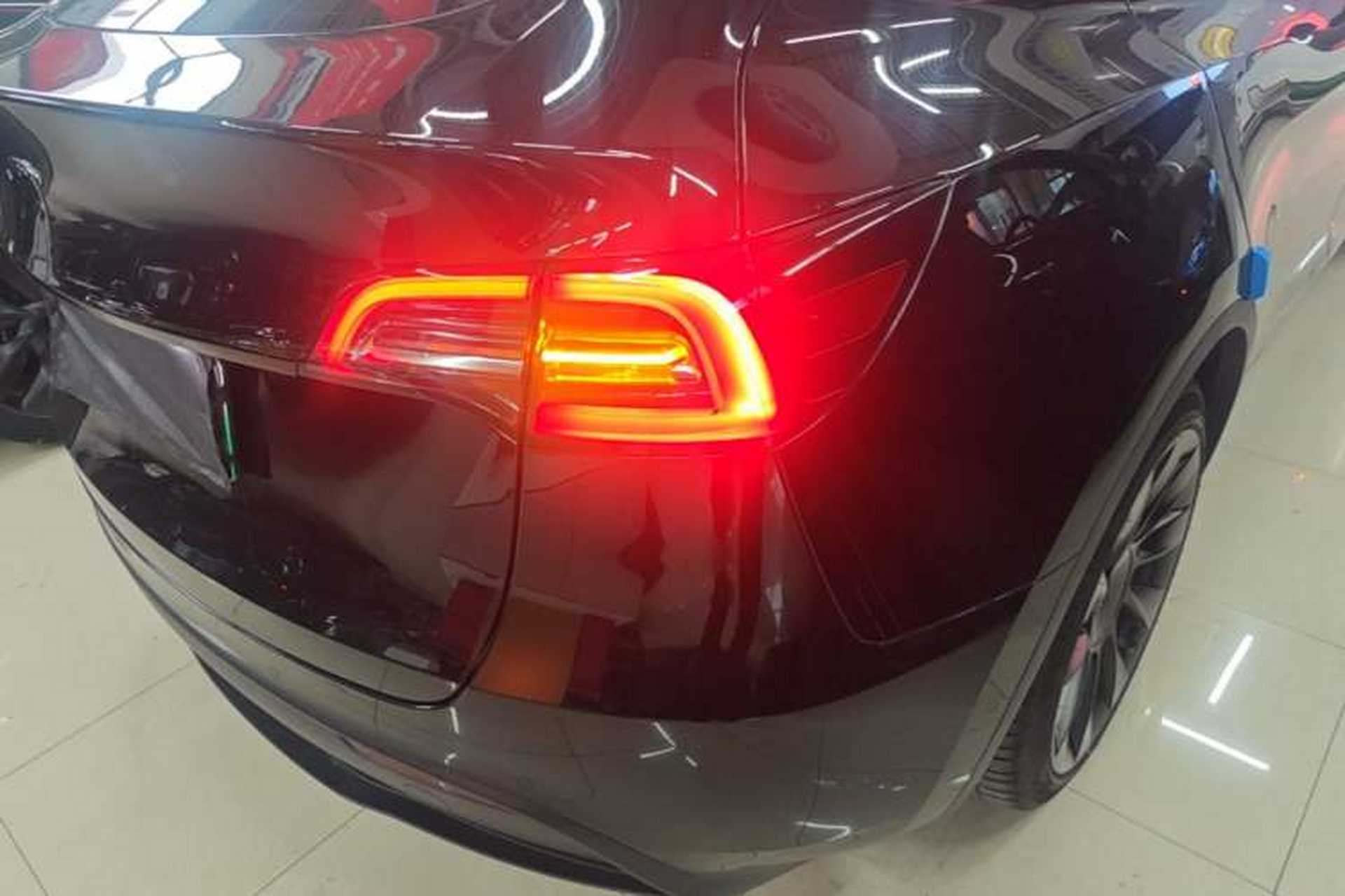 Used Tesla Model Y 2023 Rear-Wheel-Drive Version Right Rear Taillight