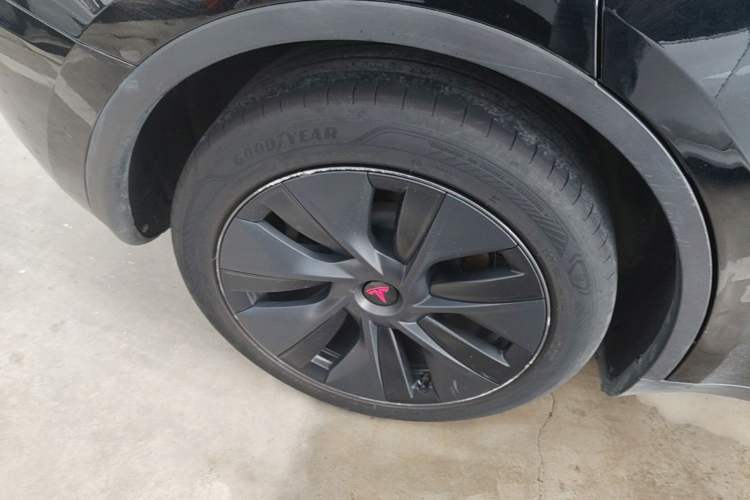 Used Tesla Model Y 2023 Rear-Wheel-Drive Version Right Rear Wheel Hub