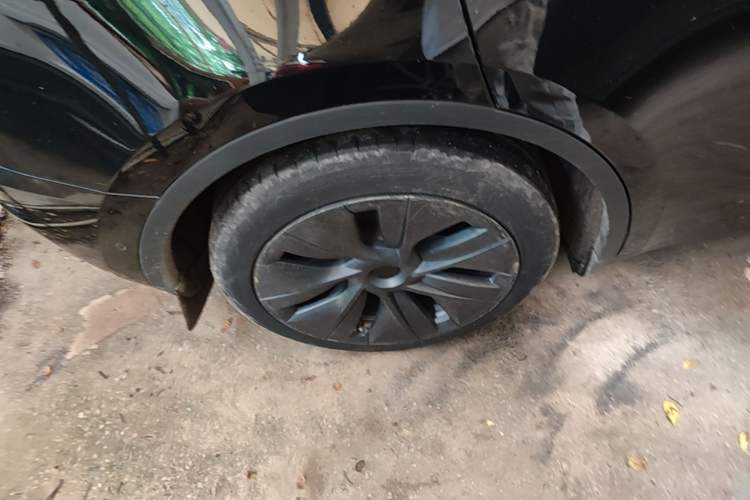 Used Tesla Model Y 2023 Rear-Wheel-Drive Version Right Rear Wheel Hub