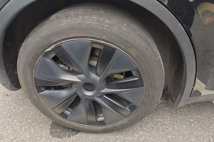 Used Tesla Model Y 2023 Rear-Wheel-Drive Version Right Rear Wheel Hub