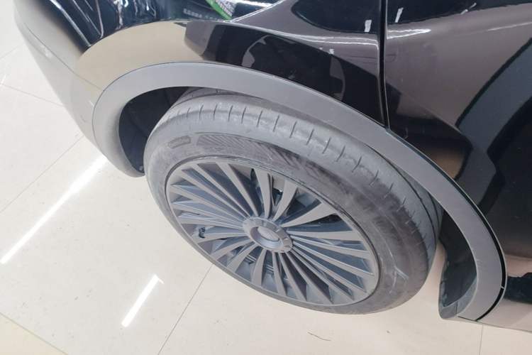 Used Tesla Model Y 2023 Rear-Wheel-Drive Version Right Rear Wheel Hub