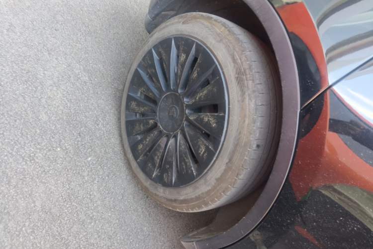 Used Tesla Model Y 2023 Rear-Wheel-Drive Version Right Rear Wheel Hub