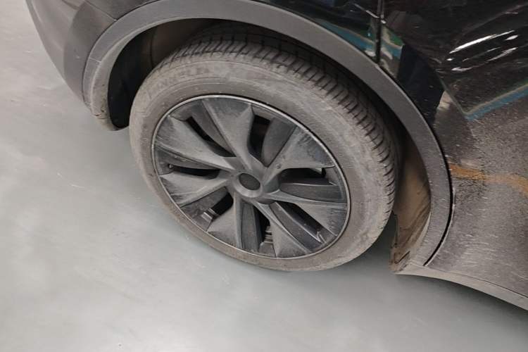 Used Tesla Model Y 2023 Rear-Wheel-Drive Version Right Rear Wheel Hub