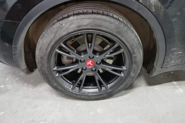 Used Tesla Model Y 2023 Rear-Wheel-Drive Version Right Rear Wheel Hub