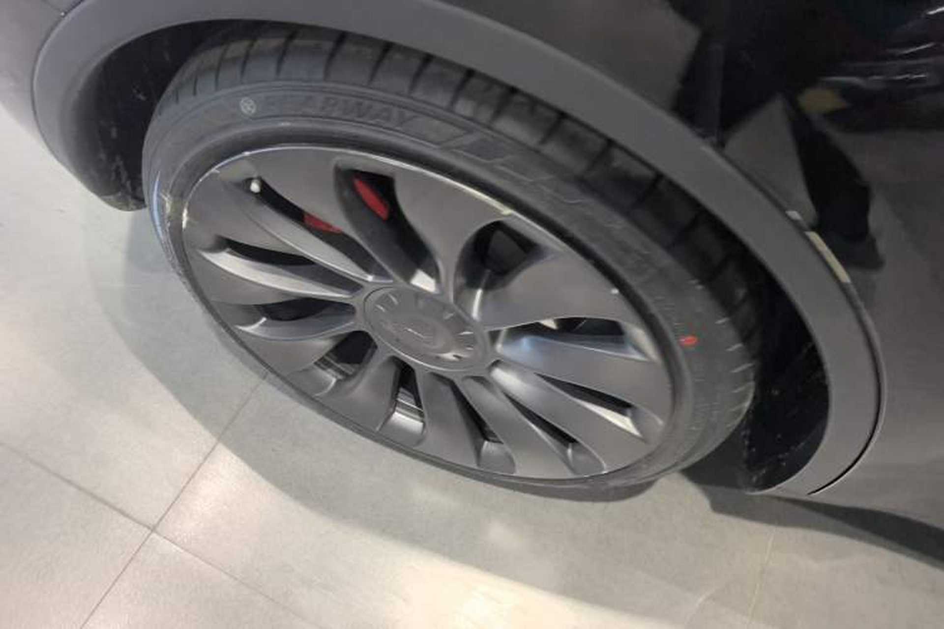 Used Tesla Model Y 2023 High-Performance All-Wheel-Drive Version Right Rear Wheel Hub